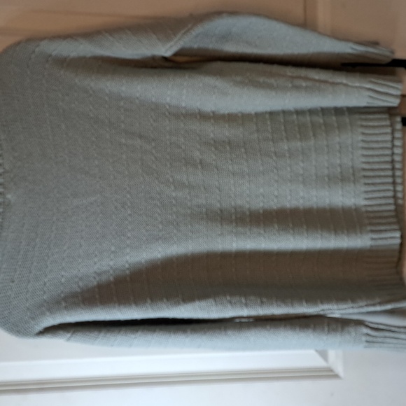 NWT Westport Sage Green V-Neck Sweater - Picture 2 of 2